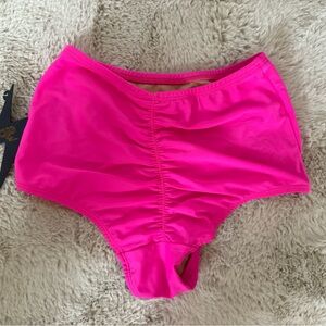 High-Waisted pole shorts